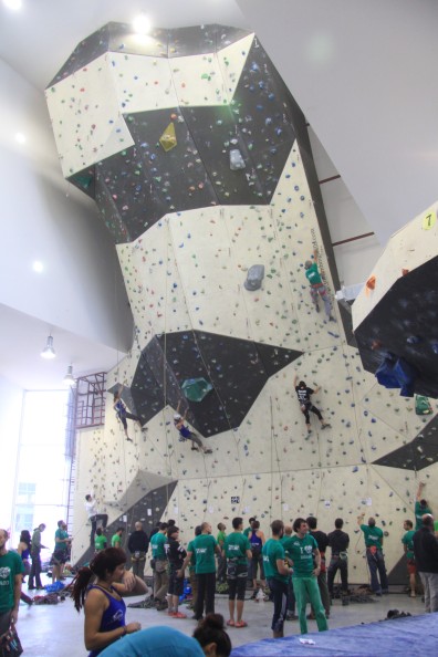 DEMOLITION CLIMB
